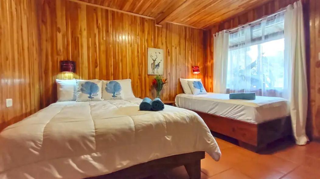 Cowboy Hostel - Habitaciones Con Bano Privado モンテベルデ エクステリア 写真