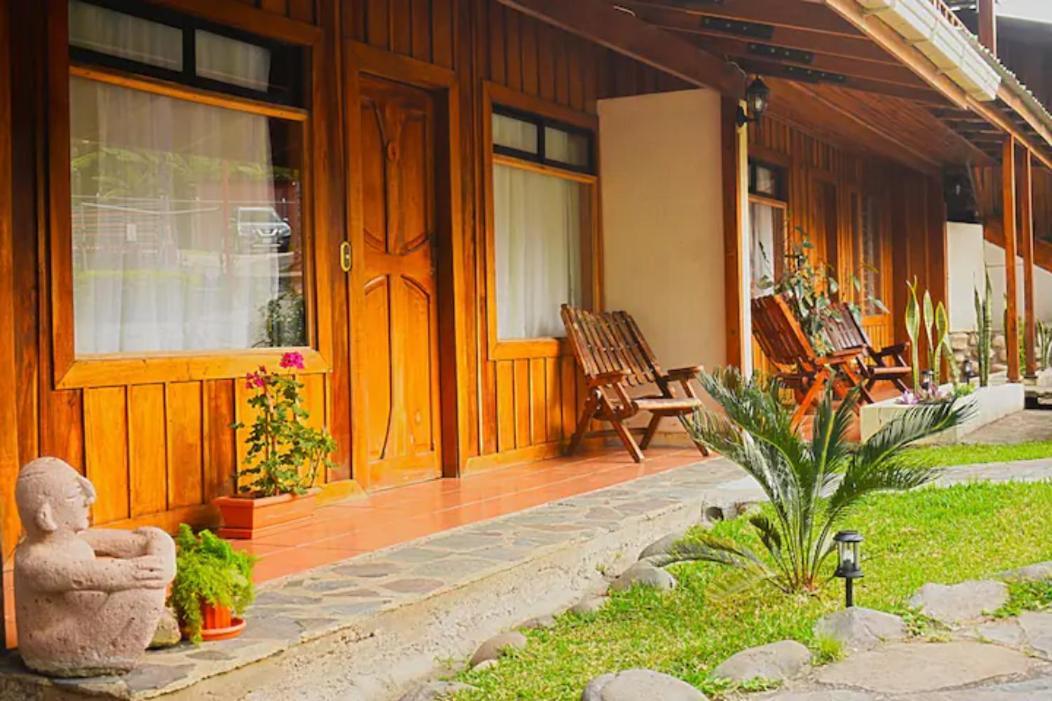 Cowboy Hostel - Habitaciones Con Bano Privado モンテベルデ エクステリア 写真