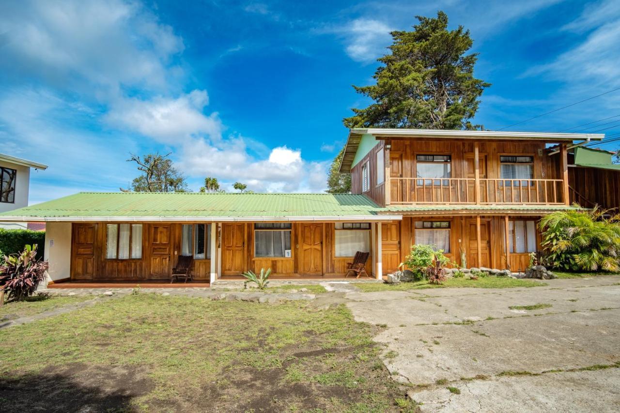Cowboy Hostel - Habitaciones Con Bano Privado モンテベルデ エクステリア 写真