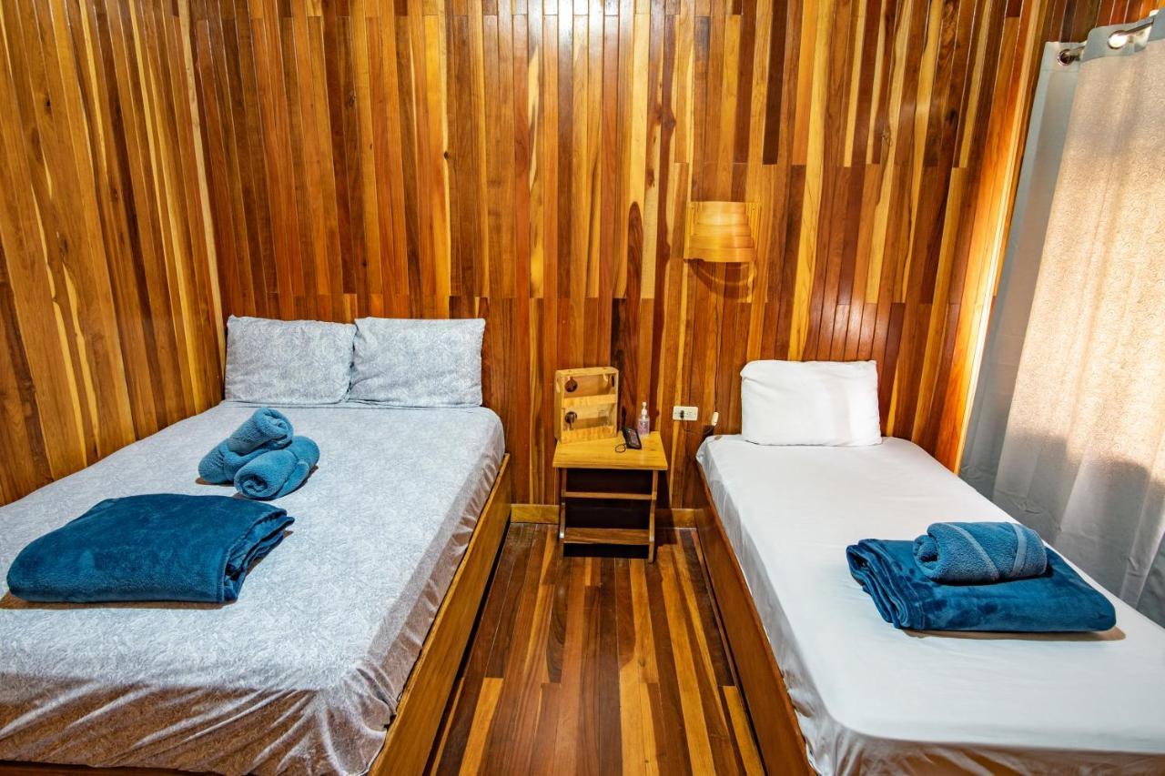 Cowboy Hostel - Habitaciones Con Bano Privado モンテベルデ エクステリア 写真